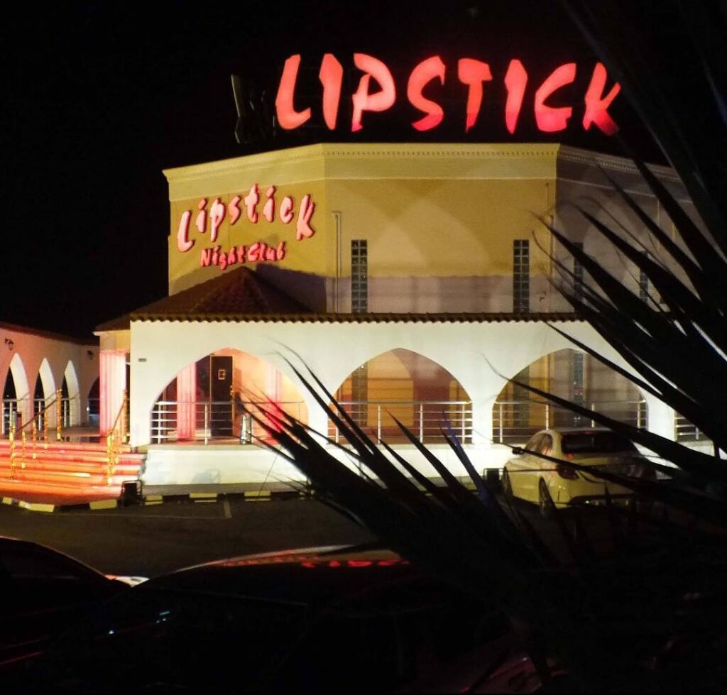 Lipstick Night Club Resimleri